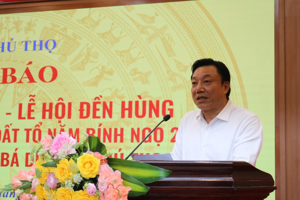 Ông Nguyễn Huy Ngọc: đây cũng là dịp để giáo dục truyền thống yêu nước, đạo lý “Uống nước nhớ nguồn”. Ảnh: Đoàn Hoa.